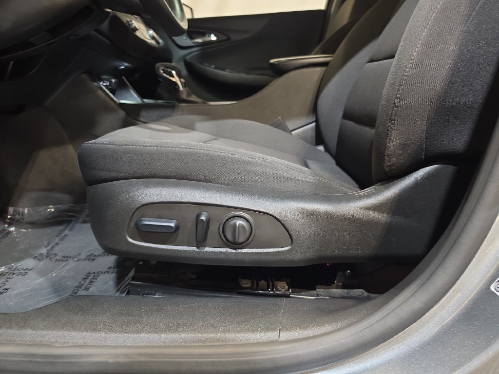 Used 2023 Chevrolet Malibu LT FWD image 14