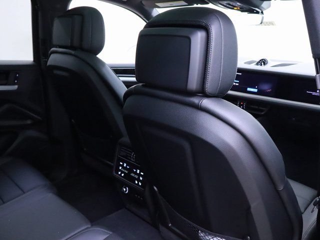Used 2024 Porsche Cayenne S AWD/4WD image 27