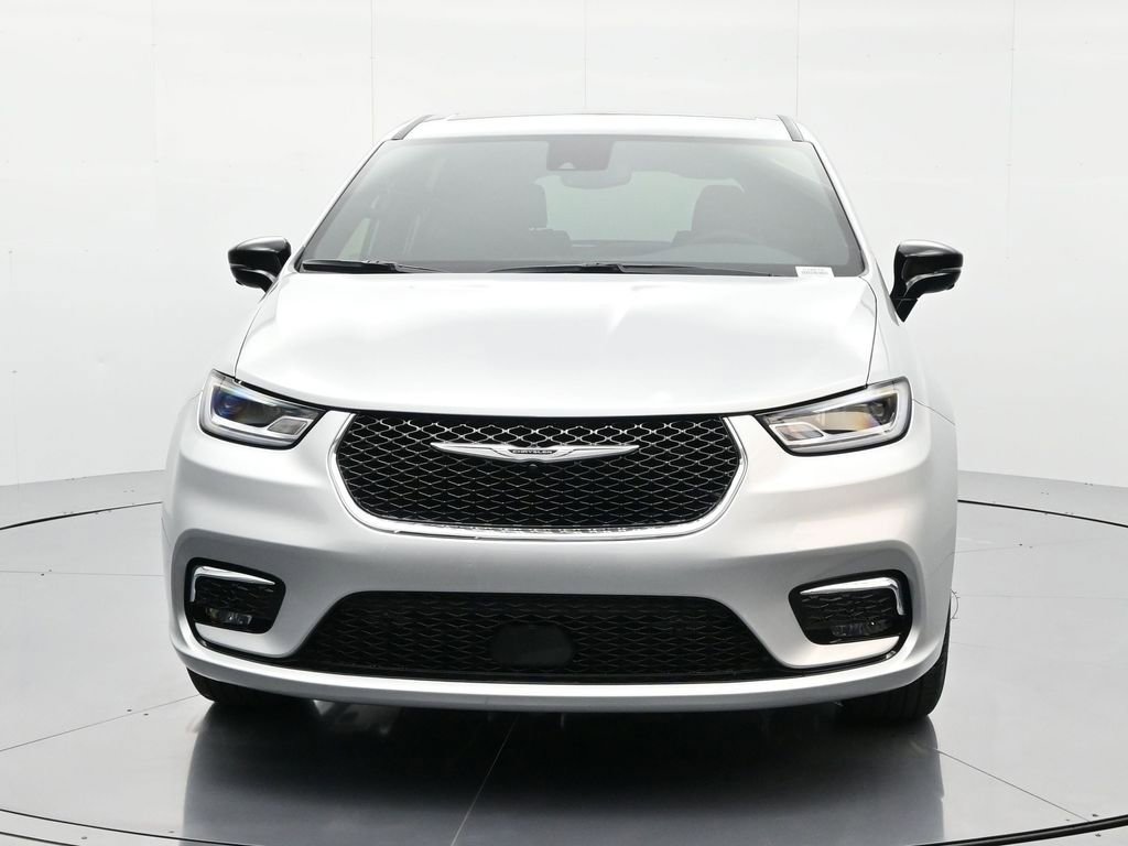 New 2026 Chrysler Pacifica Select image 2