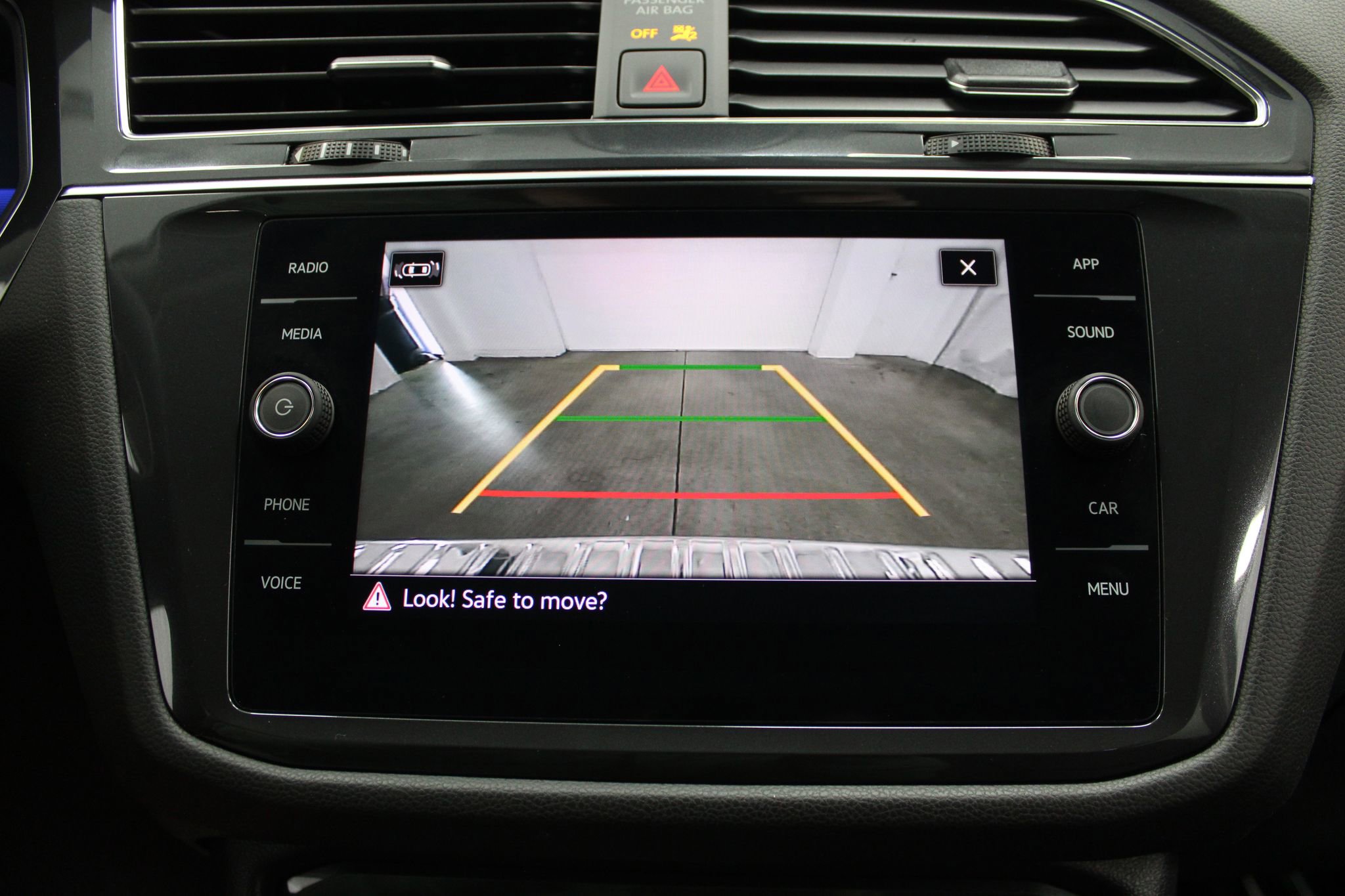 Used 2022 Volkswagen Tiguan SE AWD/4WD image 44
