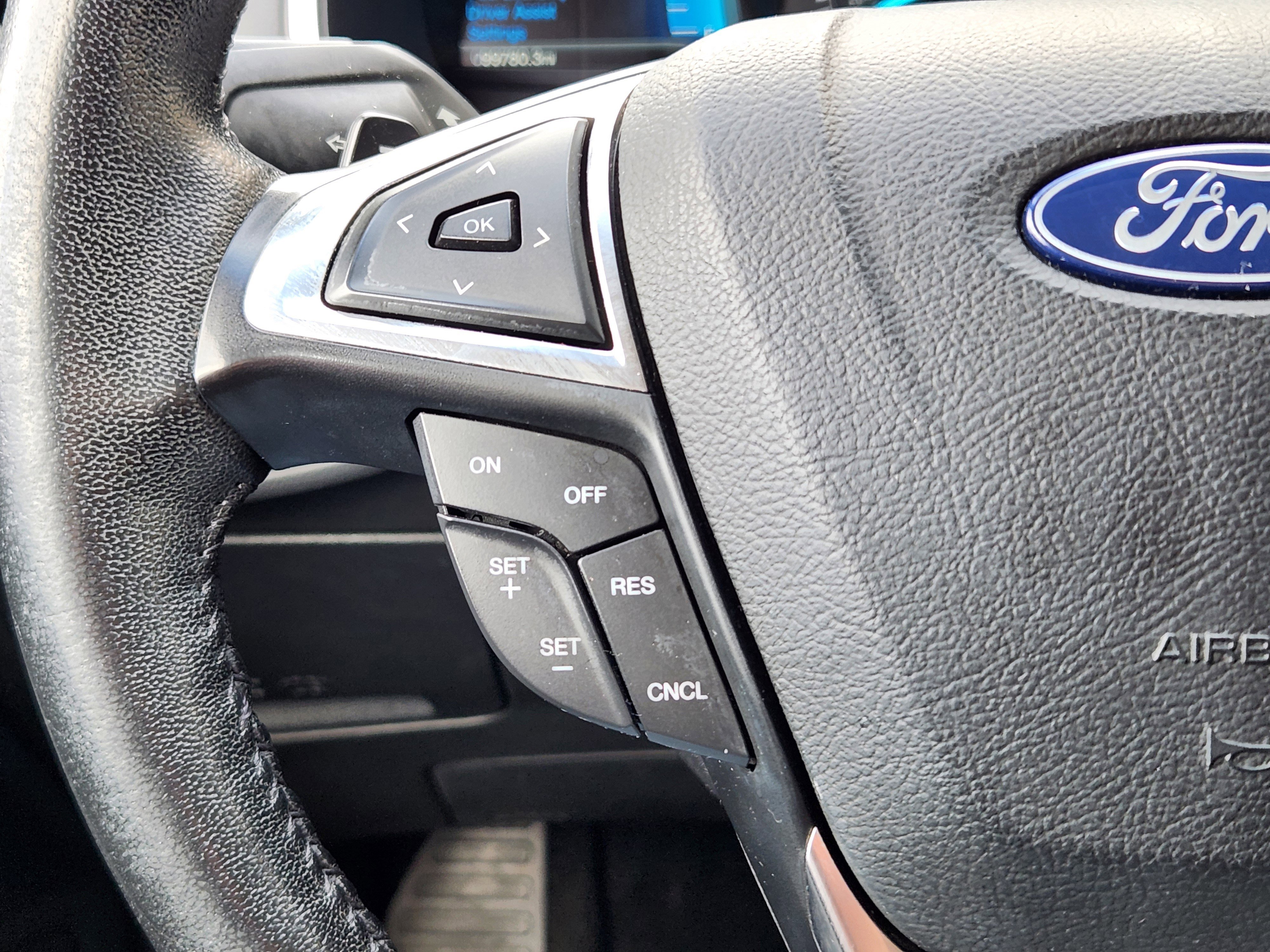 Used 2018 Ford Edge Titanium image 23