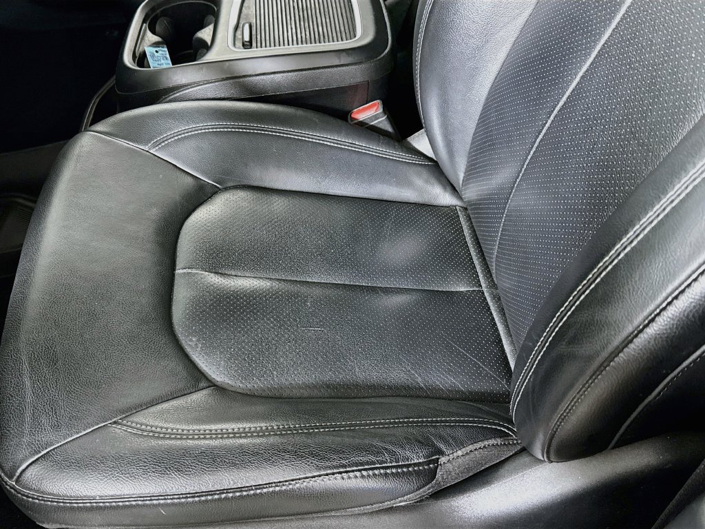 Used 2020 Chrysler Pacifica Touring-L Plus w/ Advanced Safetytec Group FWD image 18