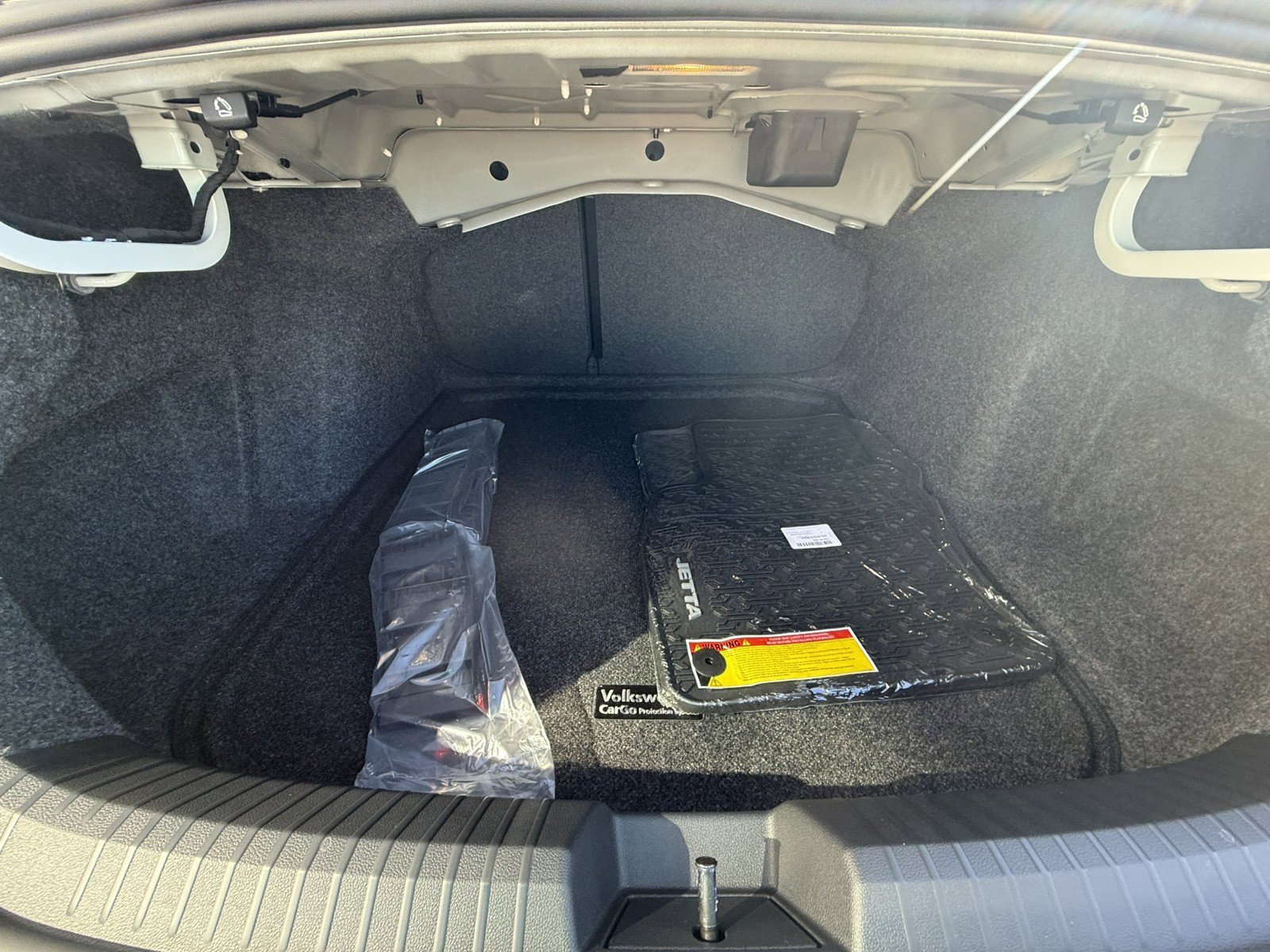 New 2026 Volkswagen Jetta SE image 22