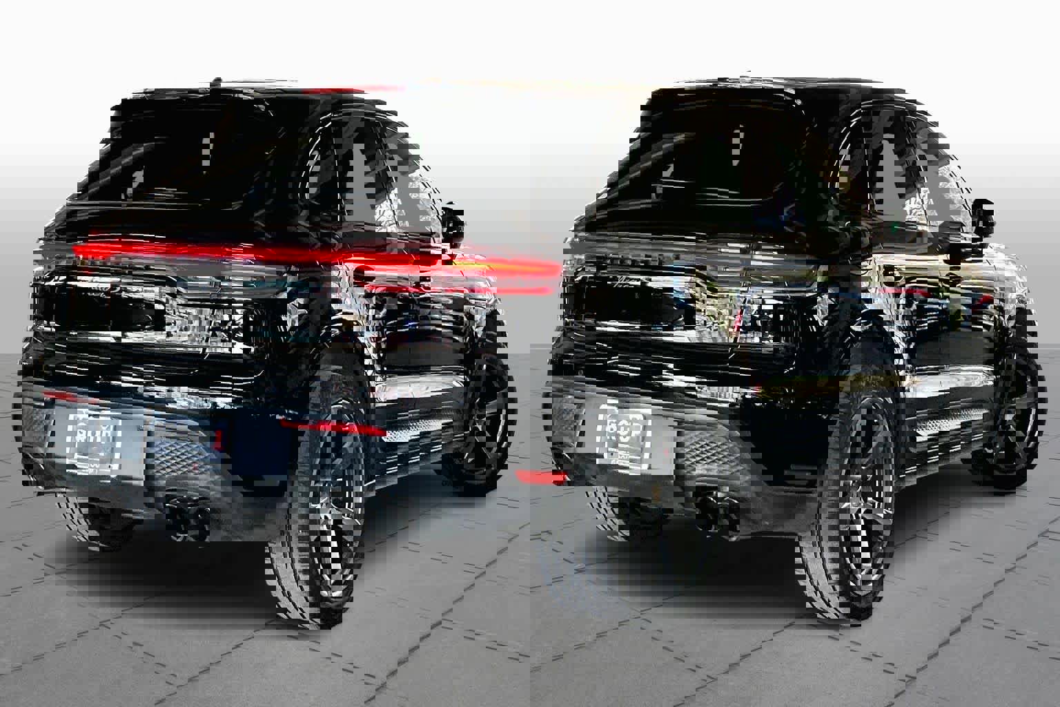 Used 2024 Porsche Macan S image 12