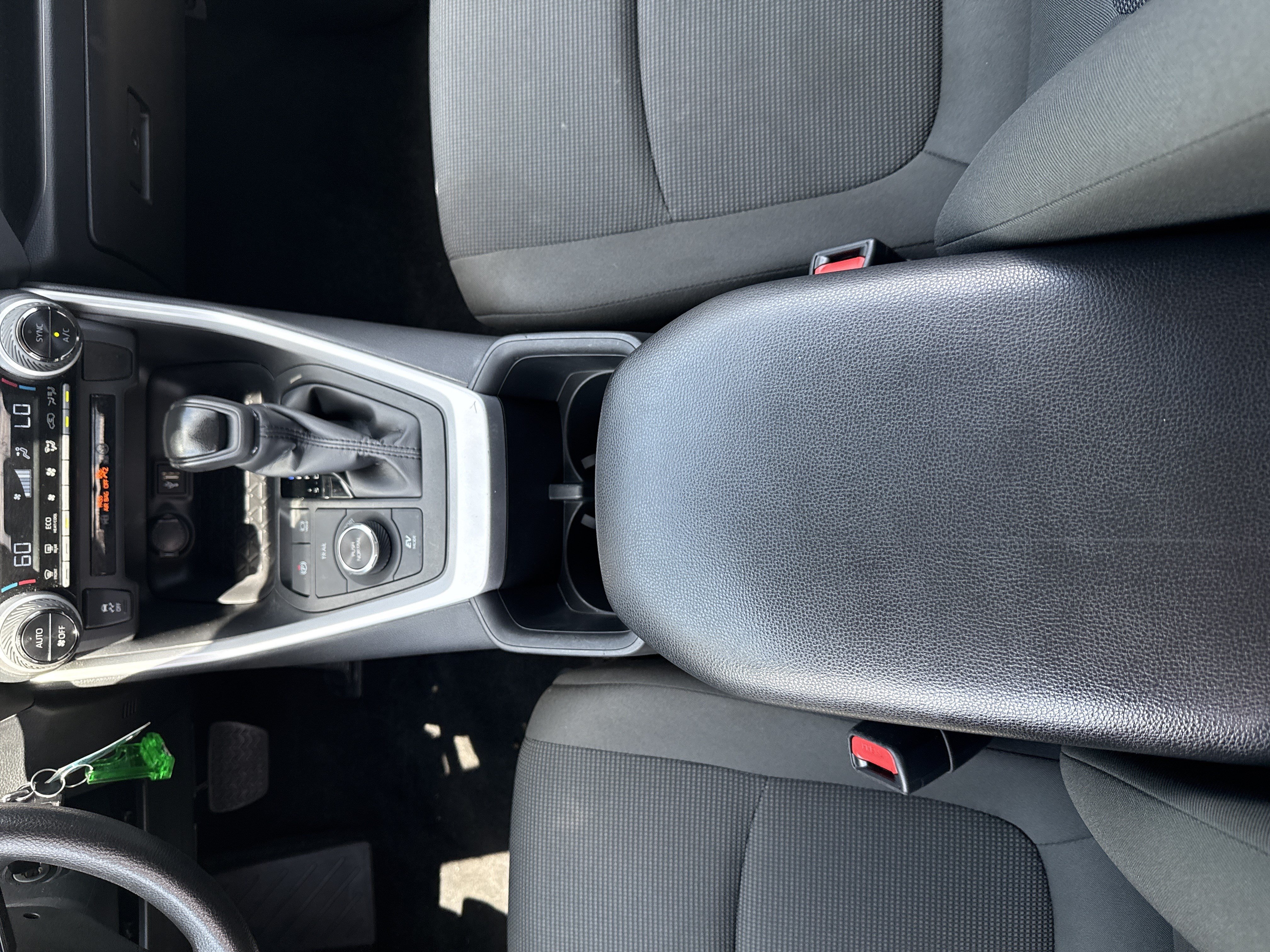 Used 2024 Toyota RAV4 LE AWD/4WD image 29