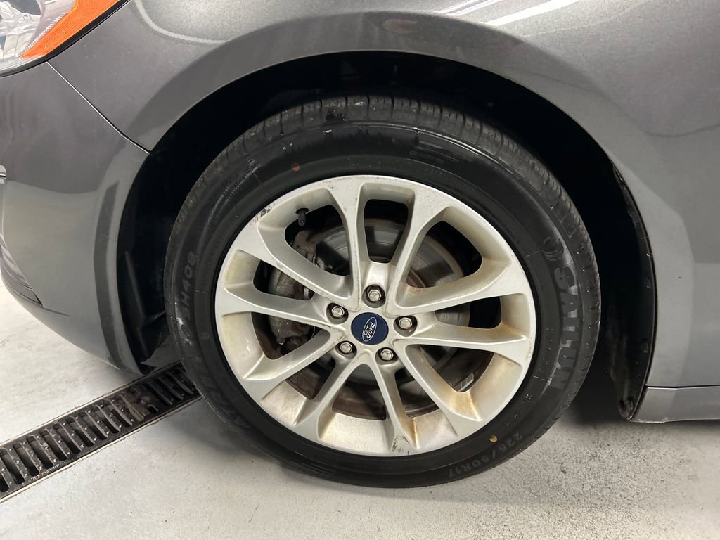 Used 2019 Ford Fusion SE image 9