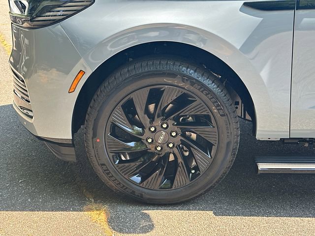 New 2026 Lincoln Navigator L Reserve AWD/4WD image 13