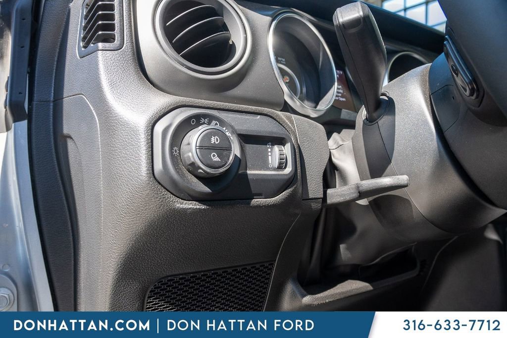 Used 2023 Jeep Gladiator Sport image 16