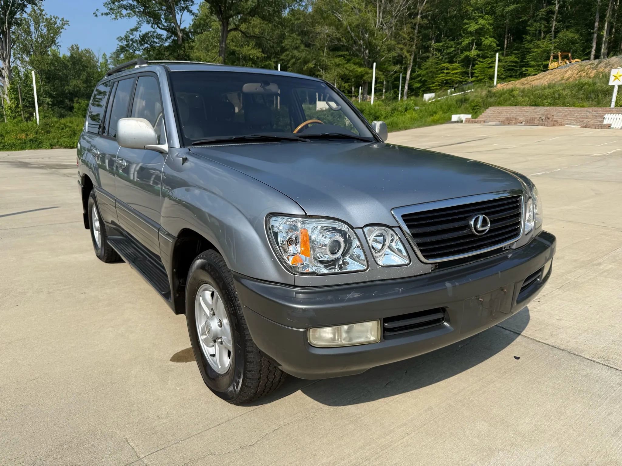 Used 2002 Lexus LX 470 4WD image 3