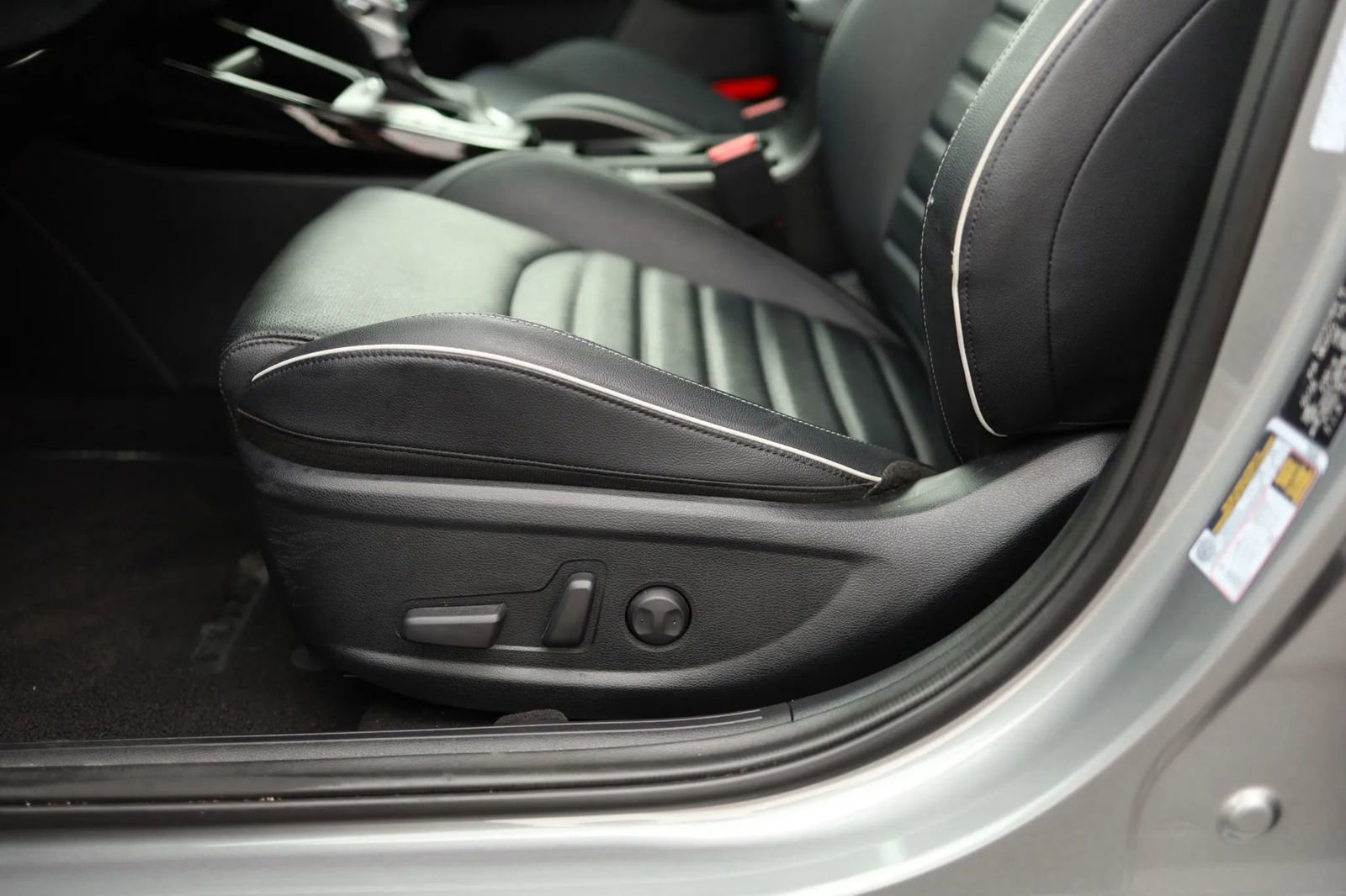 Used 2024 Kia Forte GT-Line w/ GT-Line Premium Package image 10