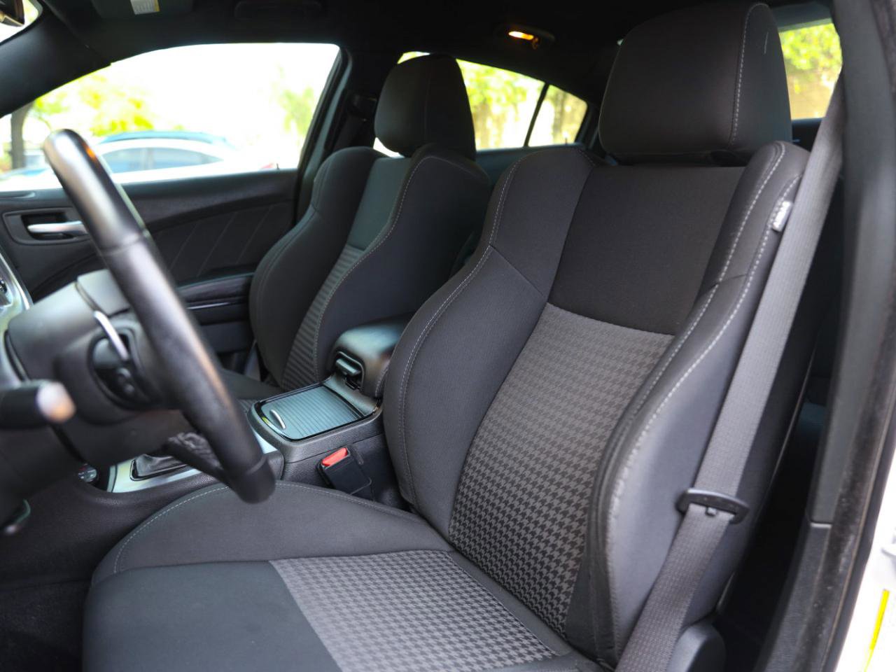 Used 2019 Dodge Charger R/T w/ Blacktop Package RWD image 8