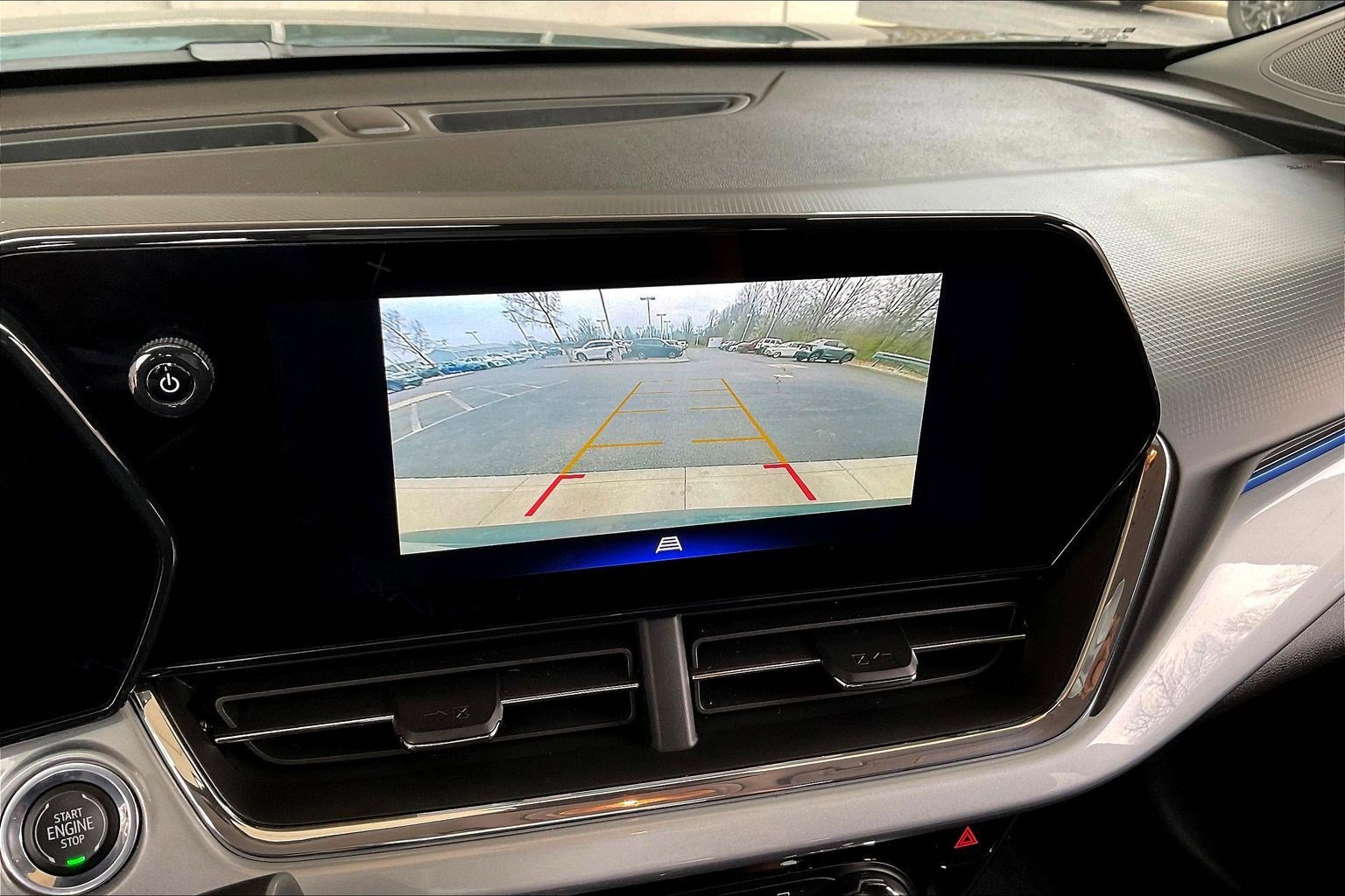 Used 2025 Chevrolet Trax LT w/ Driver Confidence Package FWD image 14
