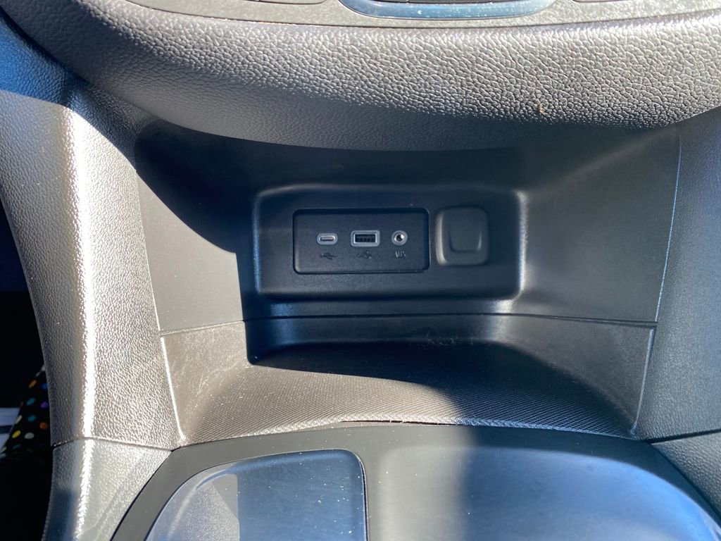 Used 2020 Chevrolet Equinox LT image 24