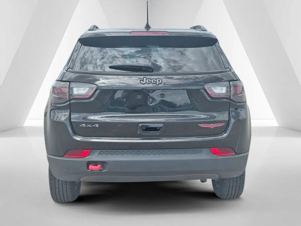Used 2022 Jeep Compass Trailhawk w/ Trailhawk Elite Group AWD/4WD image 6