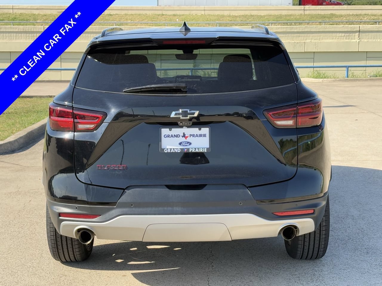 Used 2024 Chevrolet Blazer LT w/ Sound & Technology Package FWD image 7