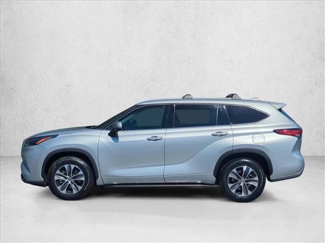 Certified 2022 Toyota Highlander XLE image 8