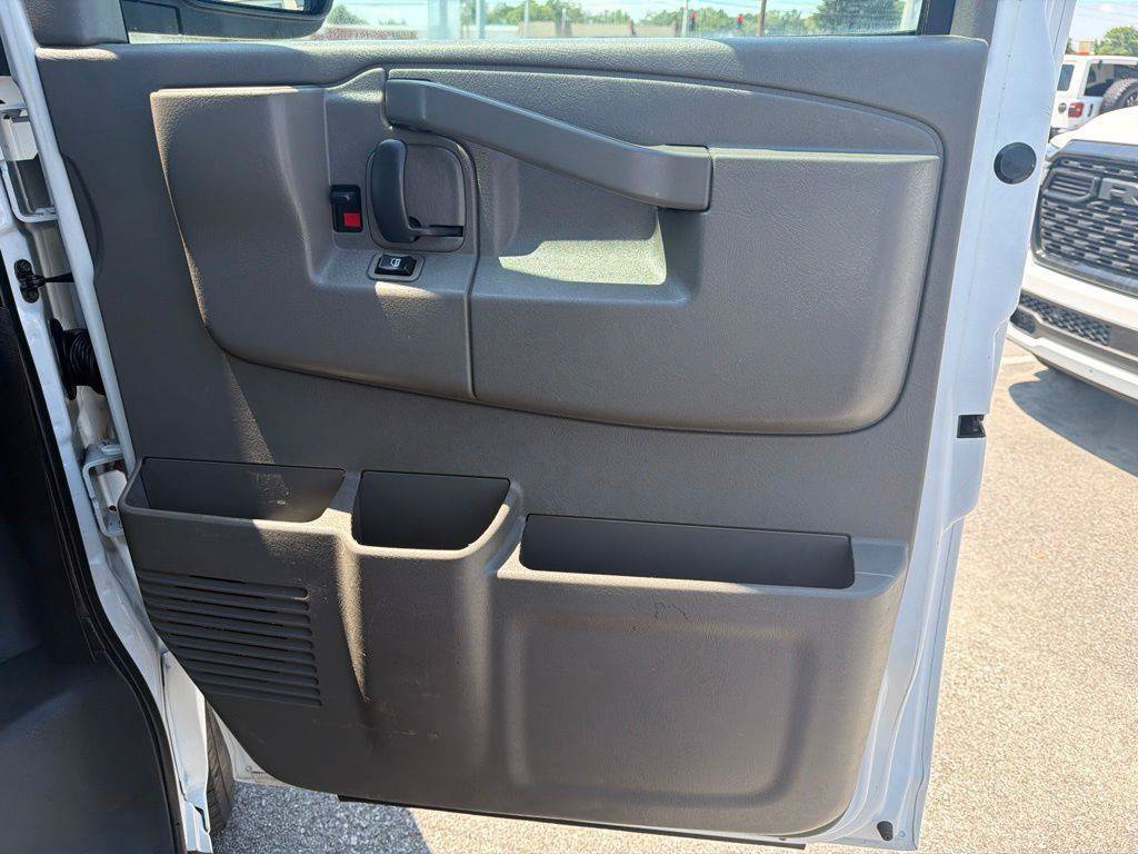 Used 2020 Chevrolet Express 2500 w/ Driver Convenience Package RWD image 22