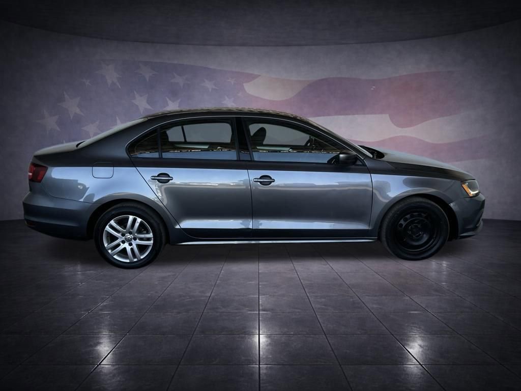Used 2019 Toyota Camry SE FWD image 6