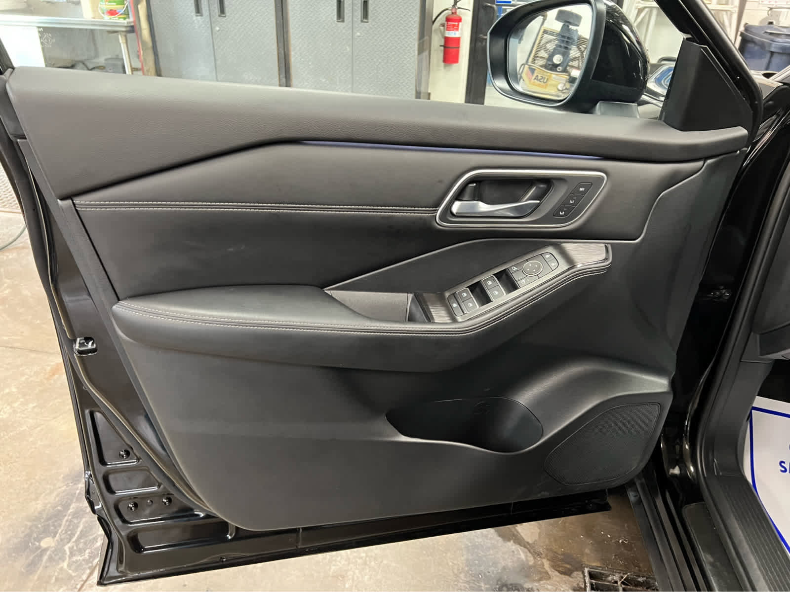Used 2024 Nissan Rogue Platinum w/ Platinum Premium Package image 21