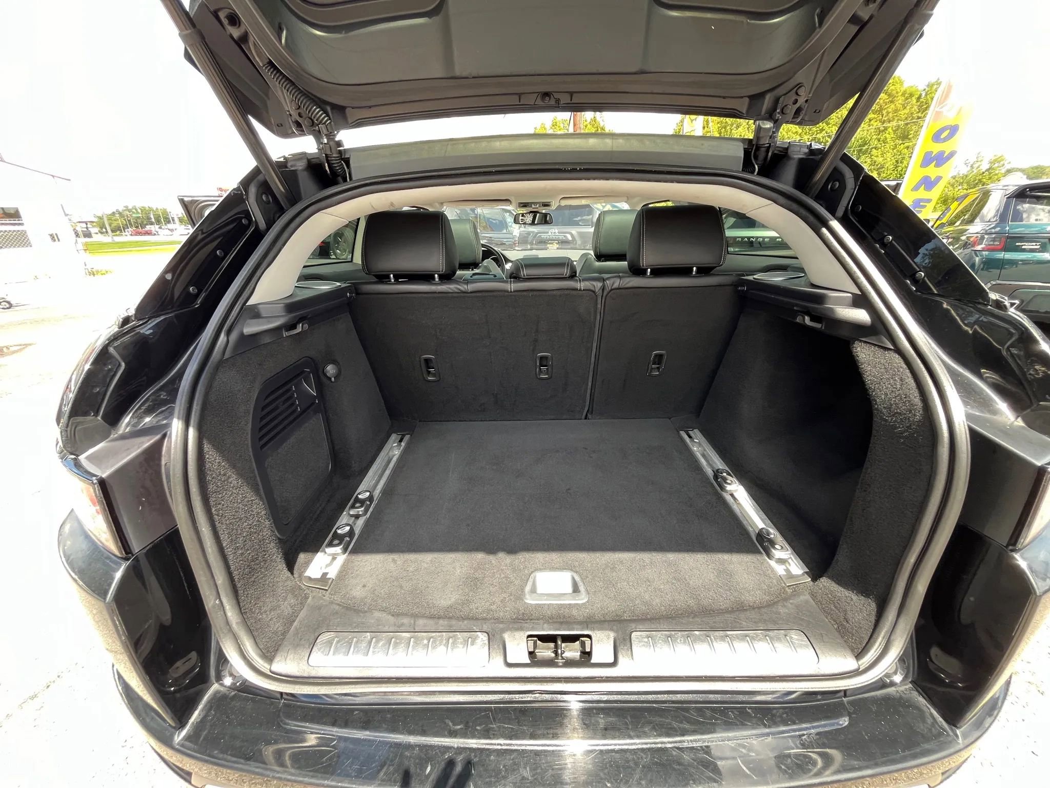 Used 2012 Land Rover Range Rover Evoque Dynamic image 11