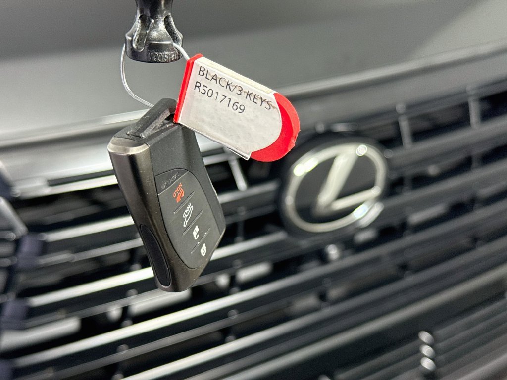 Used 2024 Lexus GX 550 w/ Accessory Package (2T) AWD/4WD image 43