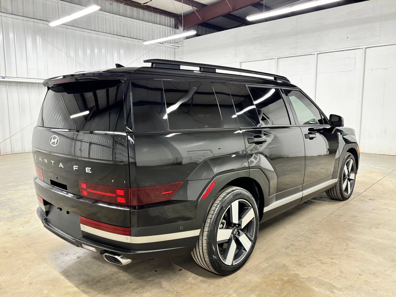 Used 2025 Hyundai Santa Fe Limited FWD image 7