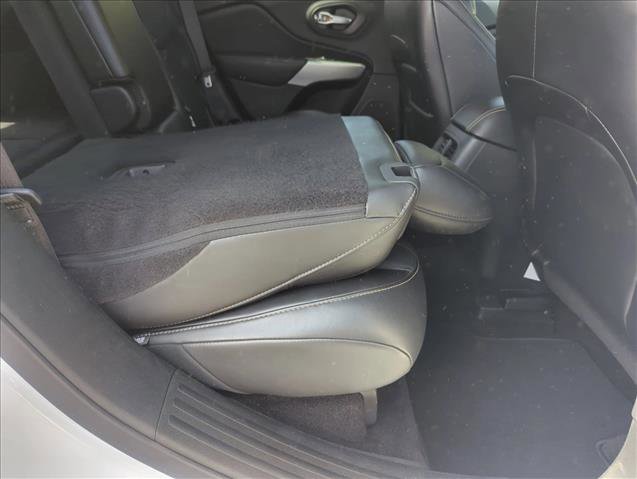 Used 2018 Jeep Cherokee Latitude Plus image 21