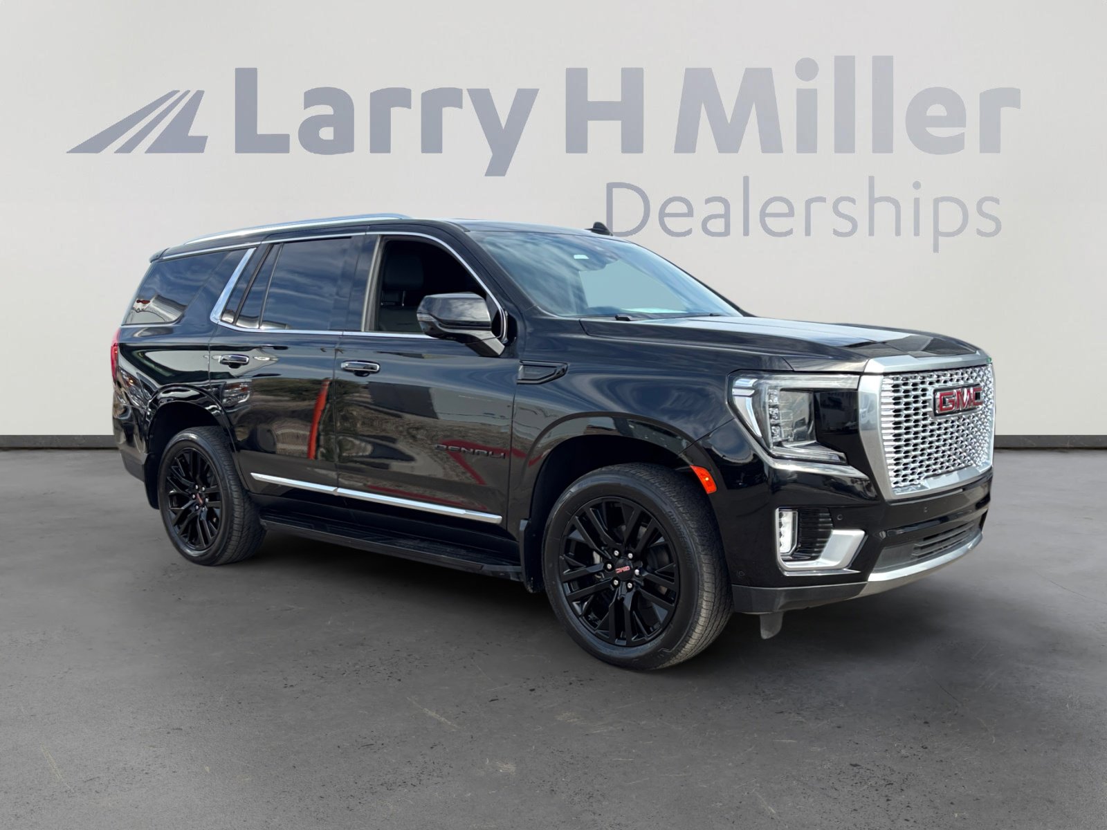 Used 2023 GMC Yukon Denali w/ Advanced Technology Package image 7