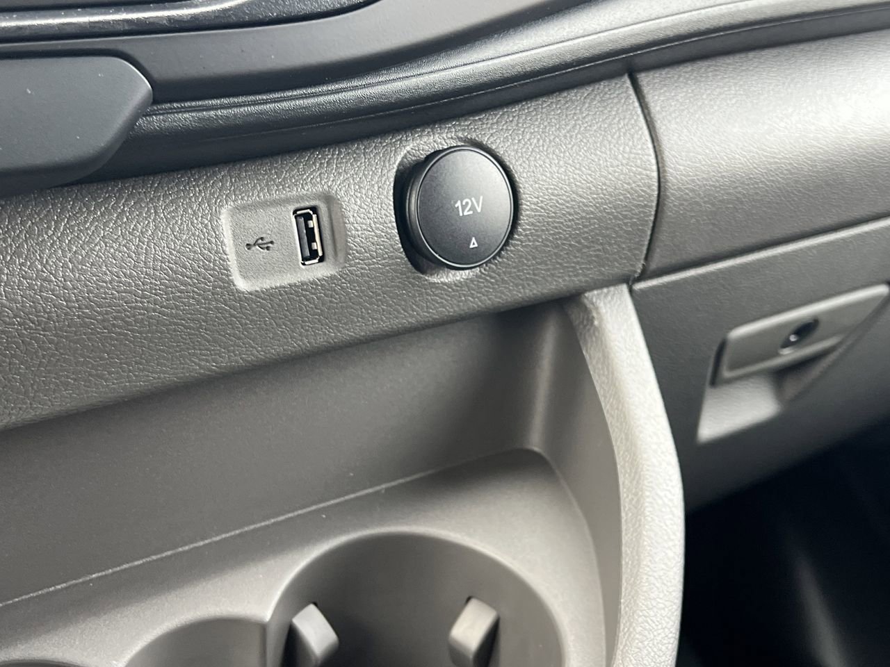 New 2026 Ford Transit 250 148 Medium Roof w/ Load Area Protection Package image 6