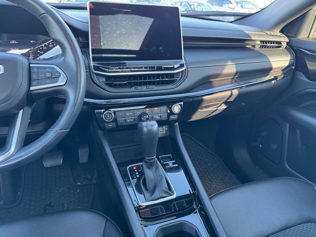 Used 2022 Jeep Compass Altitude w/ Sun and Sound Group image 17