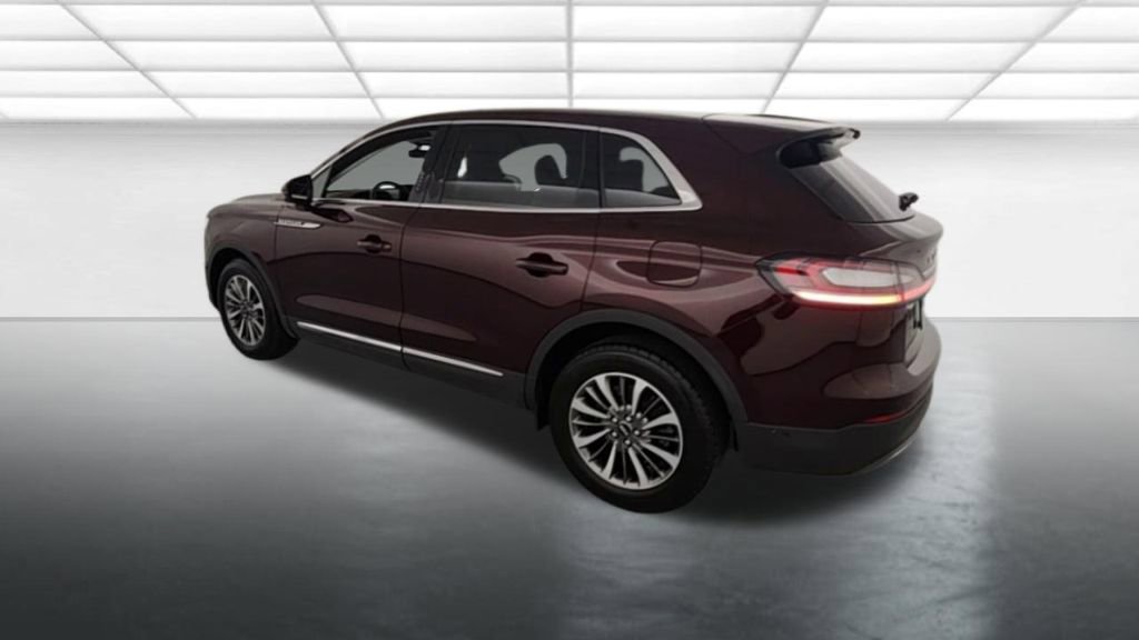 Used 2022 Lincoln Nautilus Reserve image 6