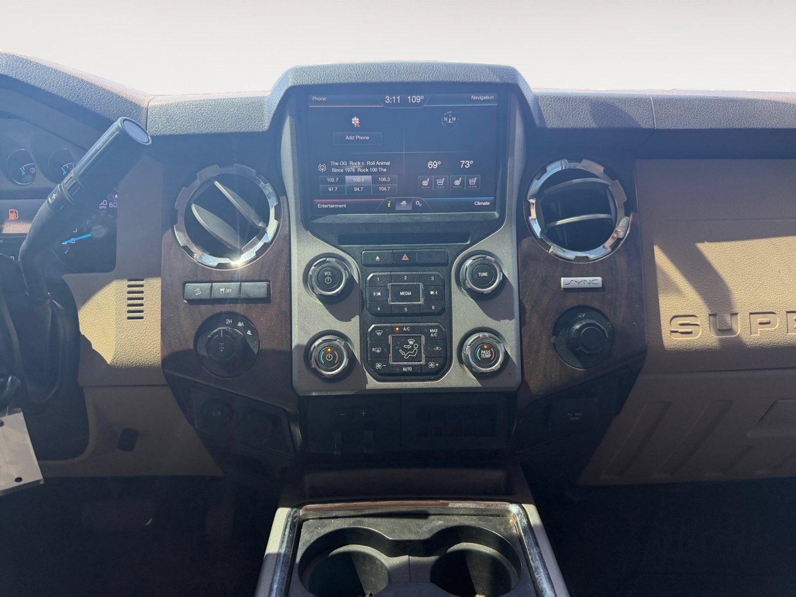 Used 2015 Ford F350 Lariat w/ Lariat Interior Package AWD/4WD image 11
