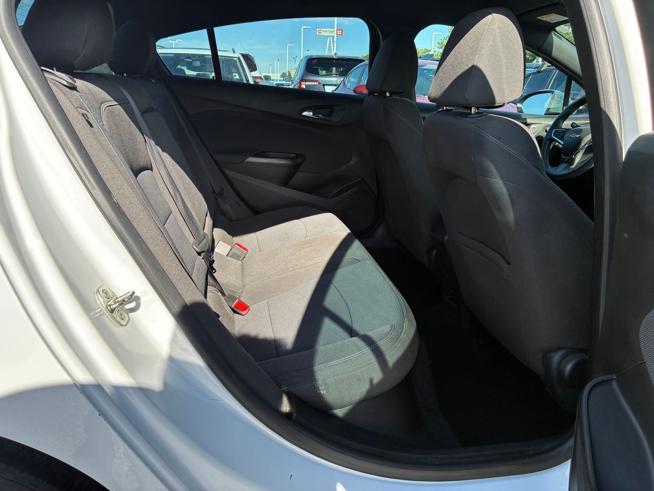 Used 2018 Chevrolet Cruze LT w/ Convenience Package FWD image 29