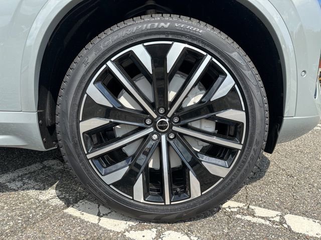 New 2026 Volvo XC90 B6 Plus w/ Protection Package Premier image 9