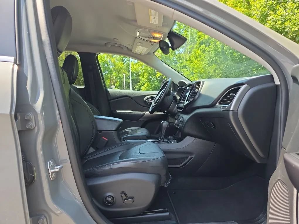 Used 2020 Jeep Cherokee Limited AWD/4WD image 48
