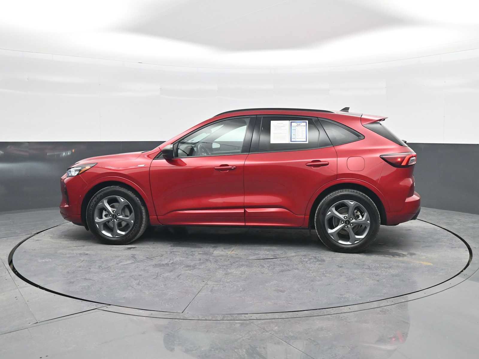 Used 2024 Ford Escape ST-Line image 5