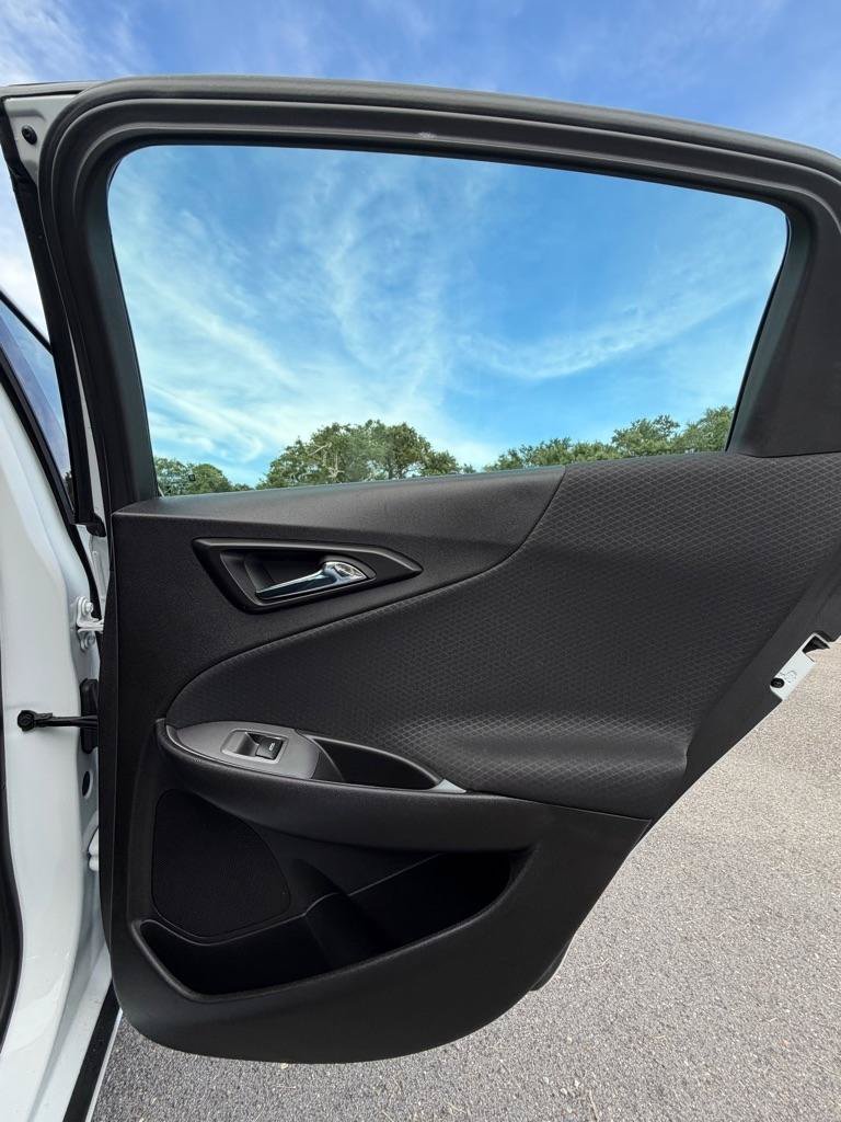 Used 2023 Chevrolet Malibu LT FWD image 15