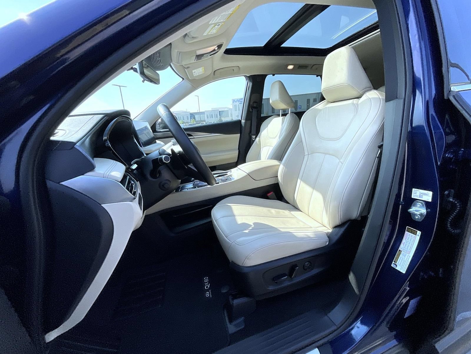 Used 2023 INFINITI QX60 Luxe w/ Vision Package AWD/4WD image 11