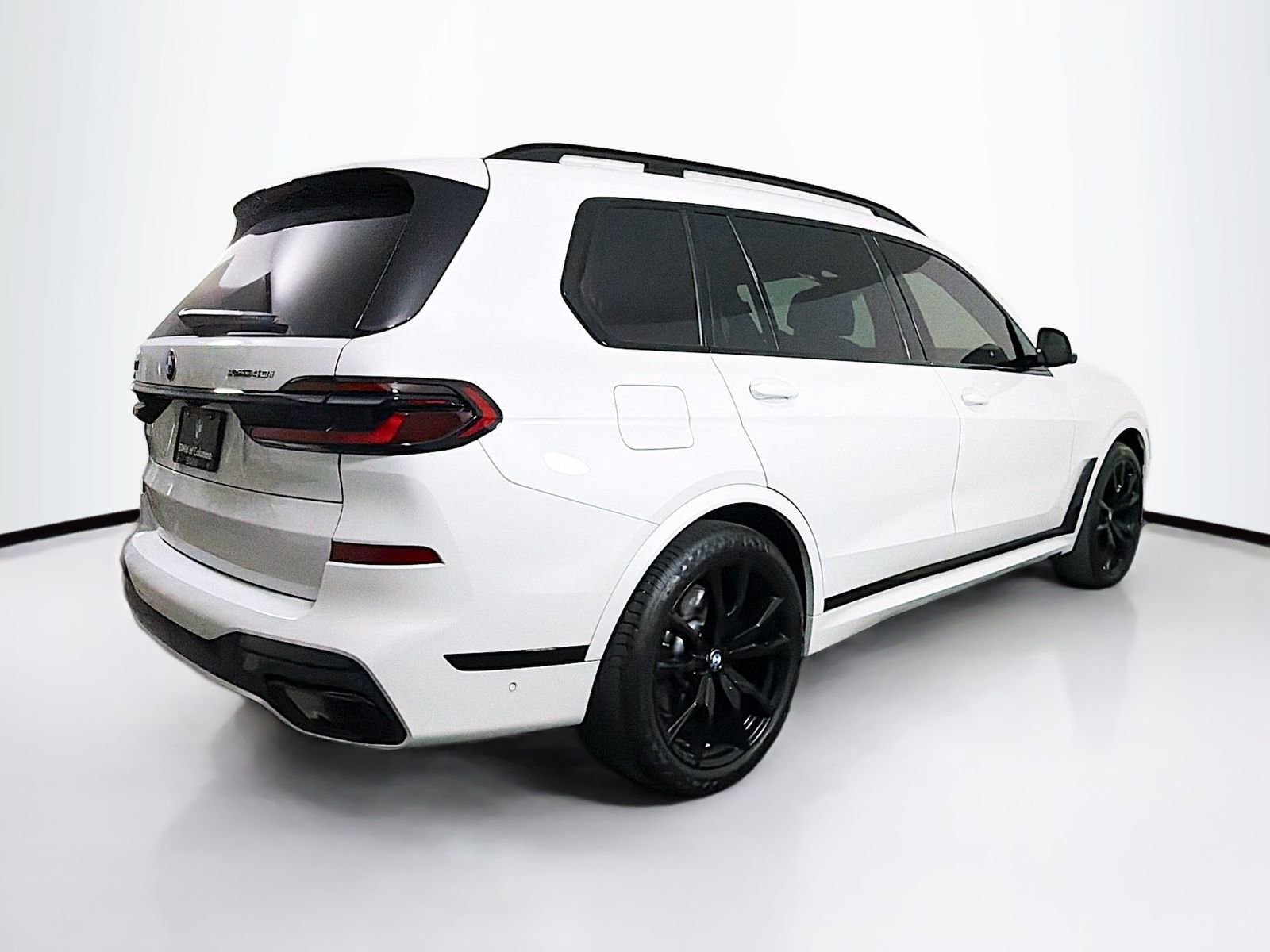 Used 2025 BMW X7 xDrive40i w/ Executive Package image 7