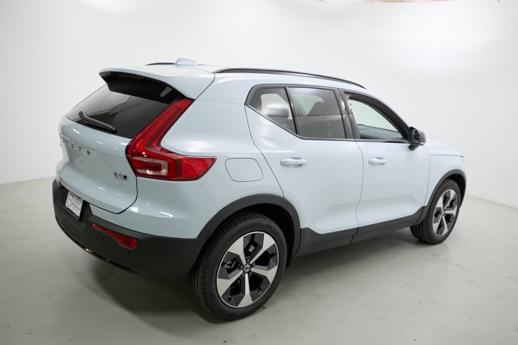 New 2026 Volvo XC40 B5 Plus w/ Protection Package Premier image 9