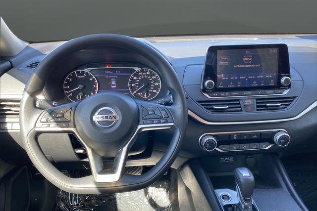 Used 2020 Nissan Altima 2.5 S FWD image 11