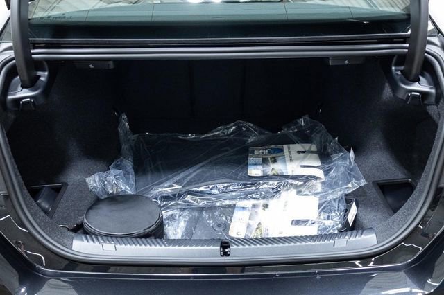 New 2026 BMW 530i xDrive w/ M Sport Package image 11