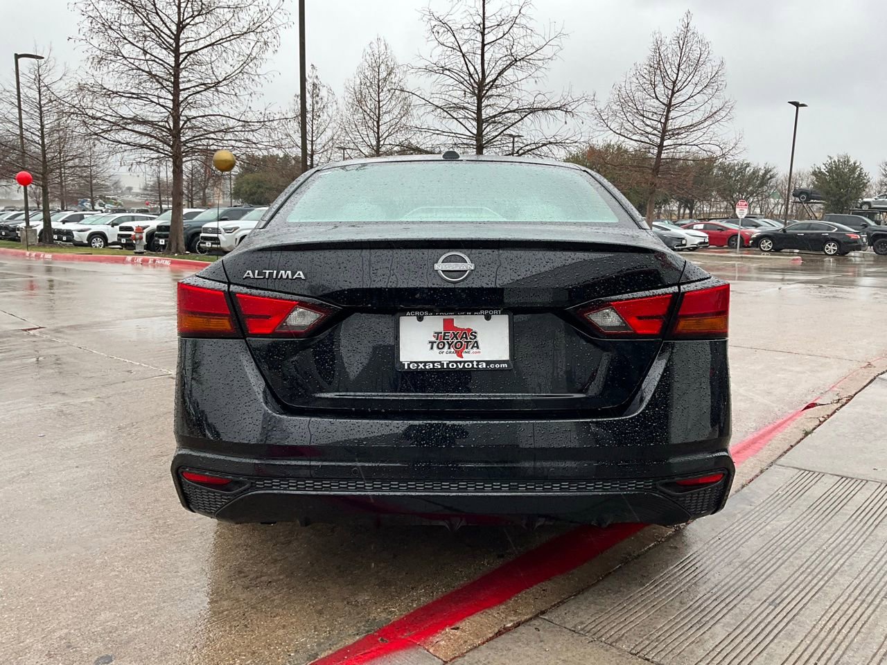 Used 2025 Nissan Altima 2.5 SV image 7