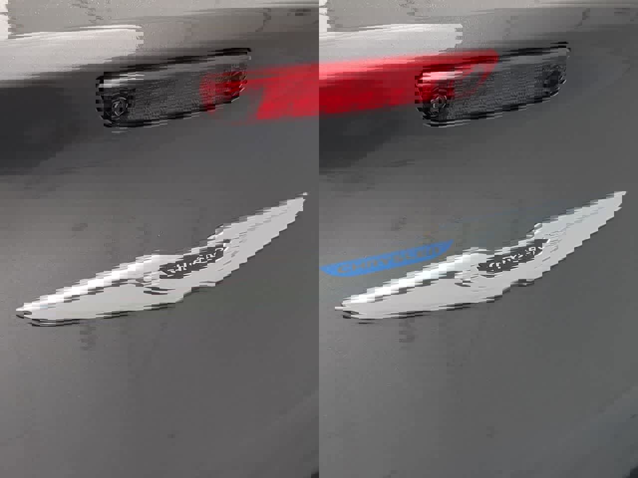 Used 2023 Chrysler 300 Touring w/ Safetytec Plus Group RWD image 11