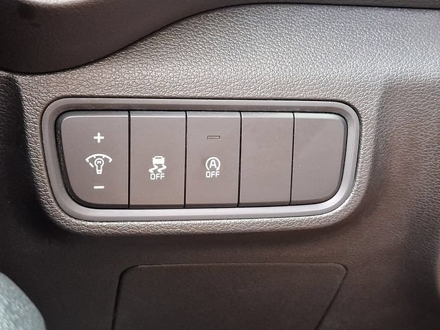 Used 2025 Kia Soul LX w/ LX Technology Package FWD image 24