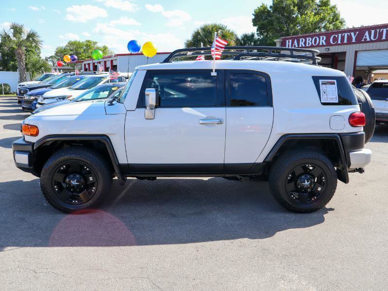 Used 2014 Toyota FJ Cruiser 4WD w/ Upgrade Package image 2