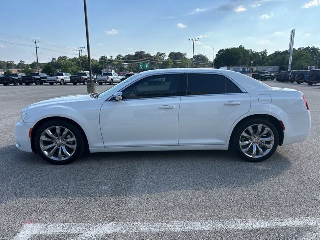 Certified 2021 Chrysler 300 Touring w/ Chrome Appearance Package RWD image 4