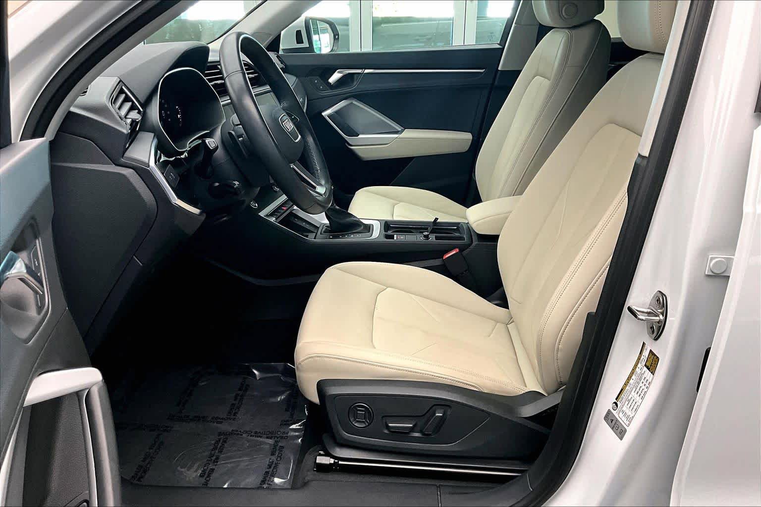 Certified 2024 Audi Q3 2.0T Premium w/ Convenience Package AWD/4WD image 8