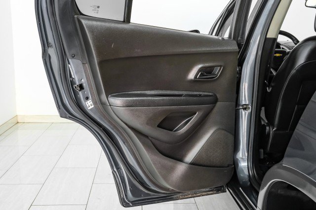 Used 2016 Chevrolet Trax LT w/ LT Convenience Package image 41