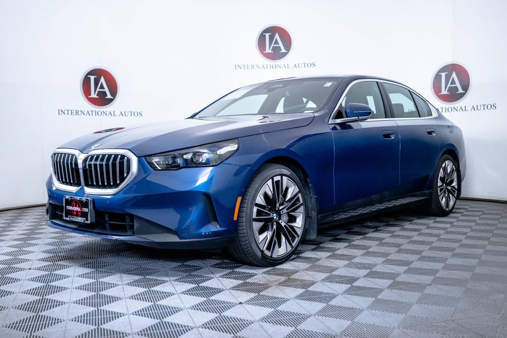 Used 2025 BMW 540i xDrive AWD/4WD image 3